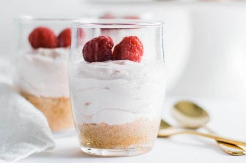 NO-BAKE CHEESECAKE CUPS