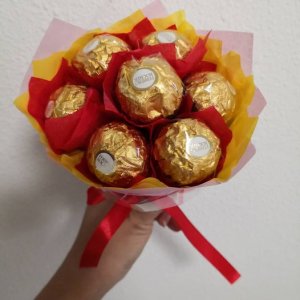 7 Stalks Round Ferrero Bouquet