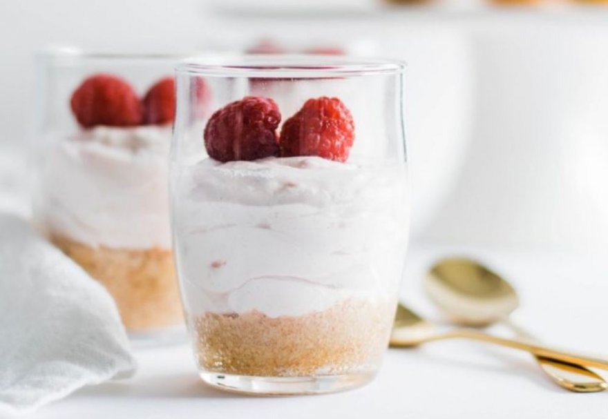 NO-BAKE CHEESECAKE CUPS